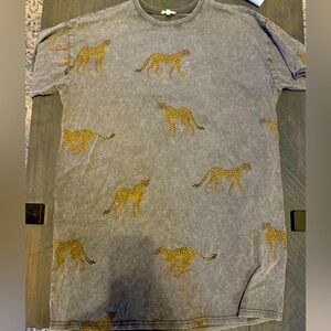 Medium dress
Worn once